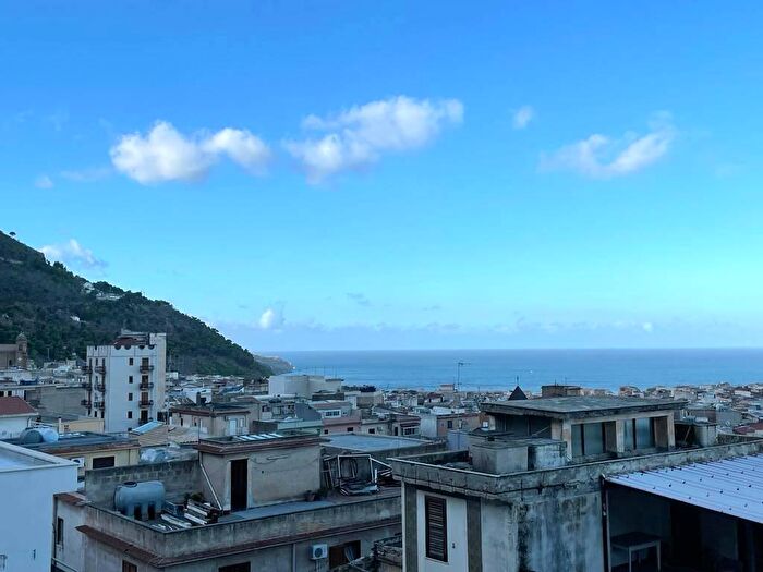 Casa con 7 locali in vendita in Via Mirandola, Castellammare Del Golfo