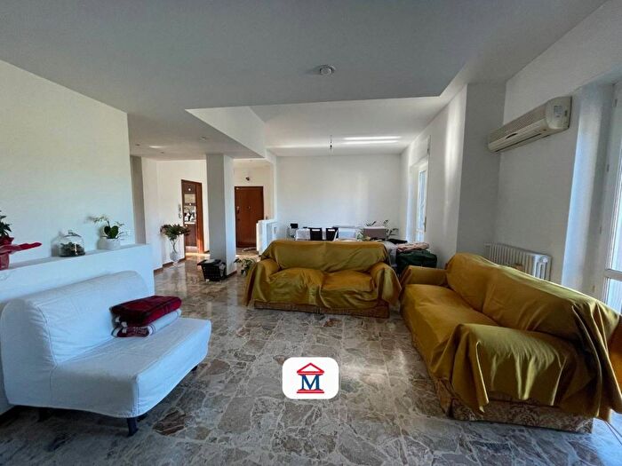 Appartamento quadrilocale in affitto in Centro, Alzano Lombardo