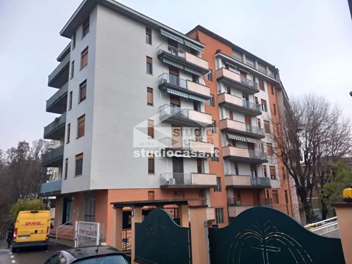 Appartamento trilocale in vendita in Via Matilde di Canossa, Crema