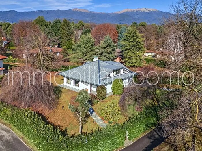 Casa con 8 locali in affitto in Via Cascina Pelada, Cantu