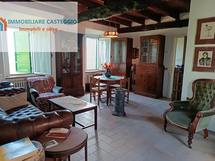 Appartamento quadrilocale in vendita in Piazza Vittorio Veneto, Montalto Pavese