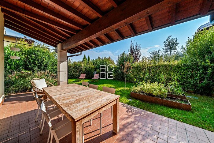 Casa con 7 locali in vendita in Via Madonna della Neve a, Moniga Del Garda