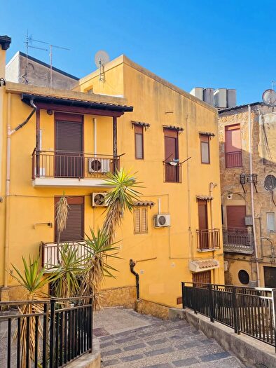 Casa con 7 locali in vendita in Via Botteghelle Agrigento, Agrigento