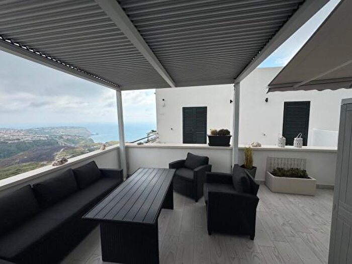 Appartamento trilocale in vendita in Villaggio del Bridge, San Nicola Arcella