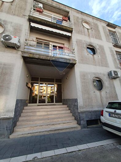 Appartamento con 6 locali in vendita in Via Francesco Spadaro, Caltagirone