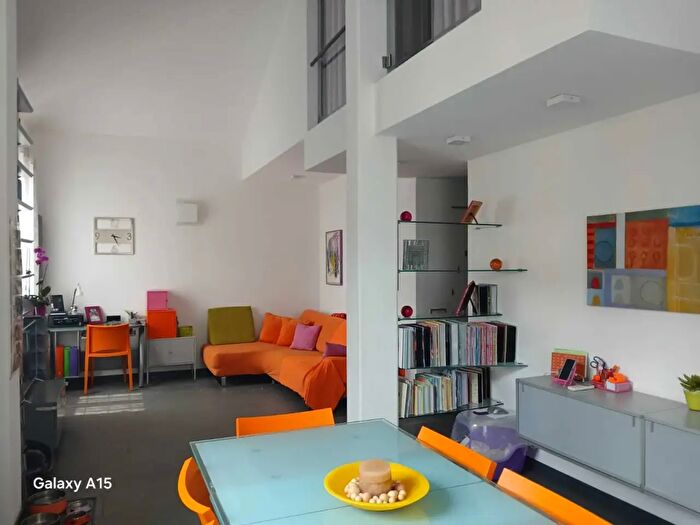 Casa con 10 locali in vendita in Sarzana