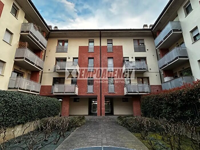 Appartamento trilocale in vendita in Via Vincenzo Cesati Sister, Bergamo