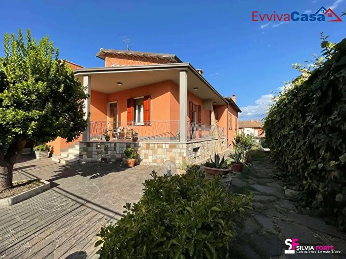 Casa con 12 locali in vendita in Via Roma, Morro D'Alba