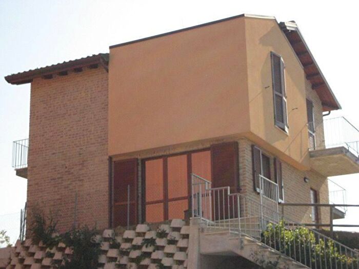 Casa quadrilocale in vendita in Ostra