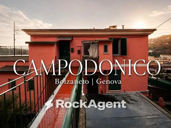 Appartamento trilocale in vendita in Via Campodonico, Genova