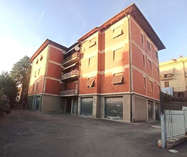 Appartamento quadrilocale in vendita in Via Roma, Castiglione Del Lago