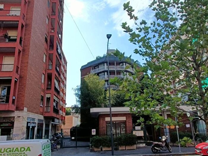 Appartamento monolocale in affitto in Via Lorenteggio, Giambellino, Milano
