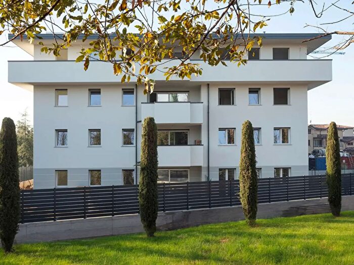 Appartamento trilocale in vendita in Via Ferrara, Meda