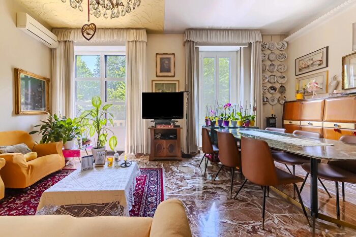 Appartamento con 5 locali in vendita in Milano