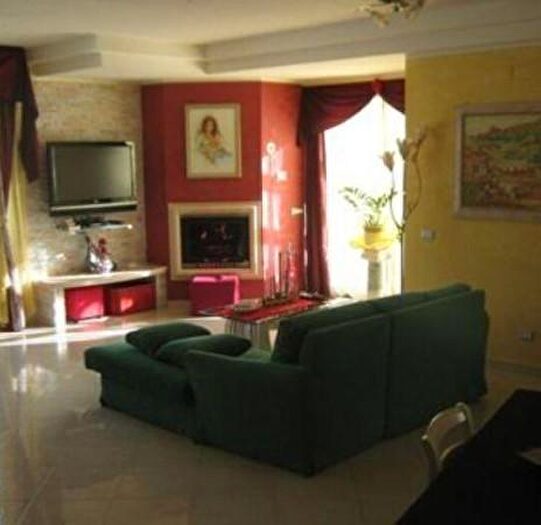 Casa con 5 locali in vendita in Castelnuovo, Assisi