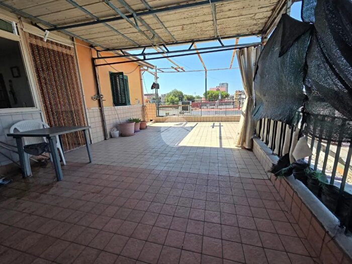 Appartamento trilocale in vendita in Via Principe di Napoli, Napoli