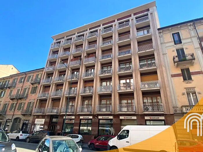 Appartamento con 6 locali in vendita in Via Principi dAcaja, Torino