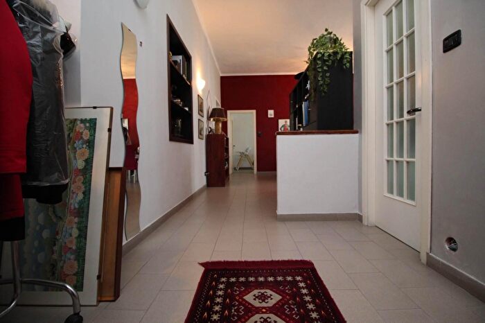 Appartamento trilocale in vendita in Via Volpiano, Torino