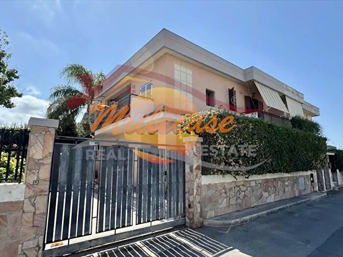 Casa con 6 locali in vendita in Via Luigi Maria Monti, Siracusa