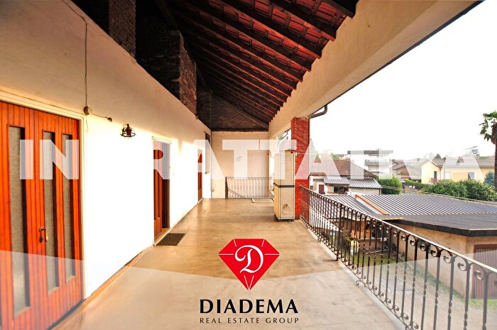 Appartamento trilocale in vendita in Via Alfredo di Dio, Besnate