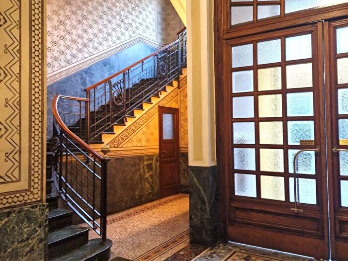 Appartamento bilocale in affitto in Via Luigi Settembrini, Centrale, Milano