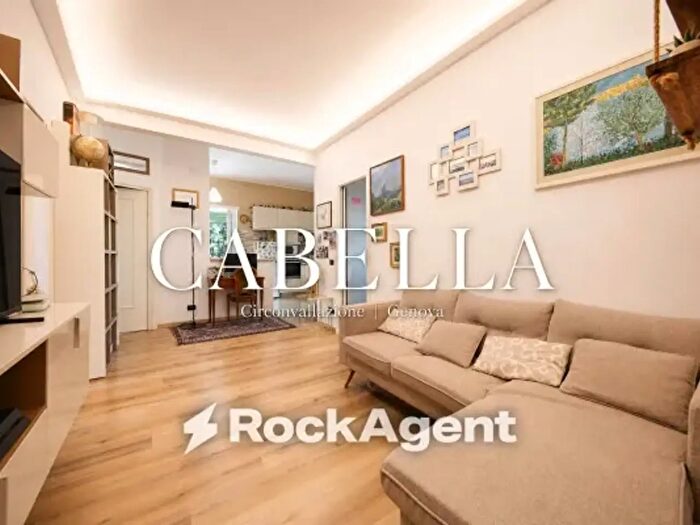 Appartamento trilocale in vendita in Via Cesare Cabella d, Genova