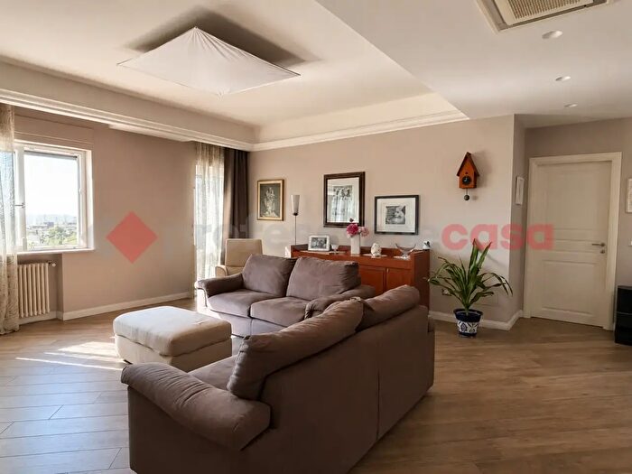 Appartamento con 5 locali in vendita in Viale Magna Grecia, Taranto