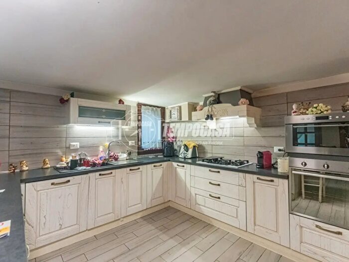 Casa quadrilocale in vendita in Via G Garibaldi, Cisliano