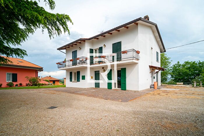 Casa in vendita in Roncofreddo