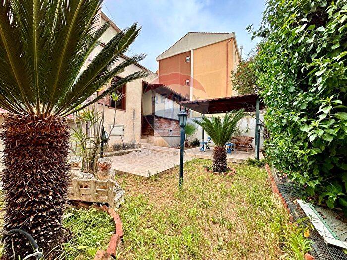 Casa con 6 locali in vendita in Via Giacinto Menotti Serrati, Vittoria