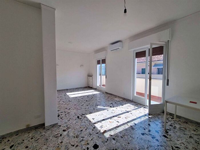 Appartamento trilocale in affitto in via MARCONI, Valverde, Verona