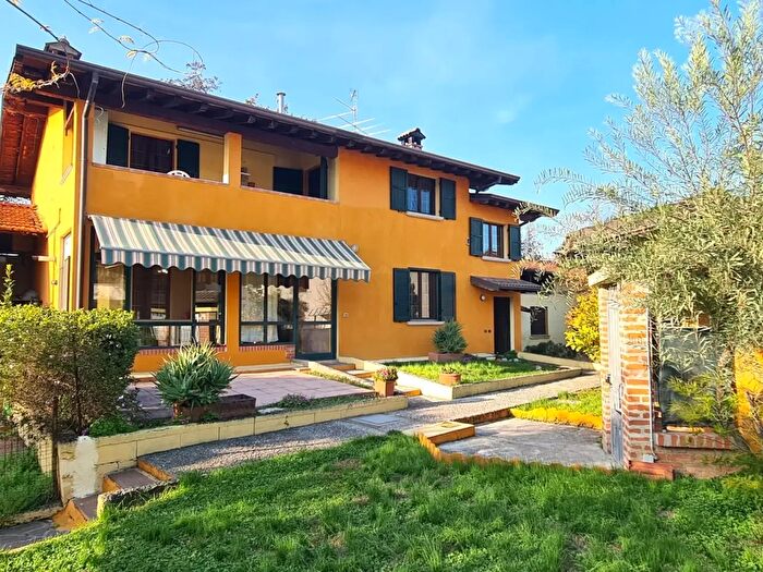 Appartamento trilocale in vendita in Via Guglielmo Marconi, Borgosatollo