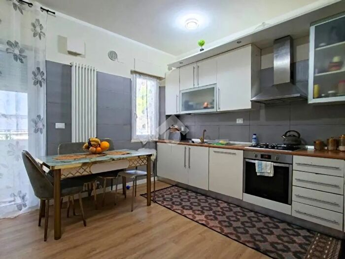Appartamento con 5 locali in vendita in Via Massimo d'Azeglio, Castel Di Lama