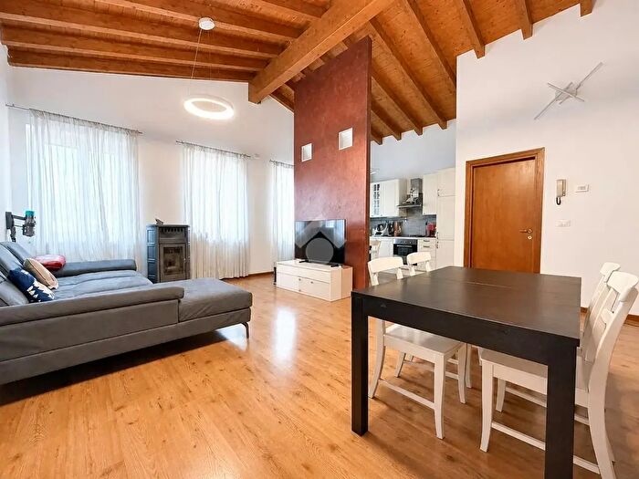 Appartamento trilocale in vendita in Via Giacomo Puccini, Manerbio