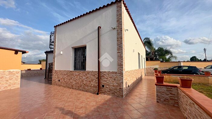 Casa quadrilocale in vendita in Contrada Piano Rocca, Balestrate