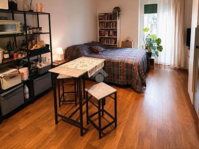Appartamento monolocale in affitto in Via Lario, Milano