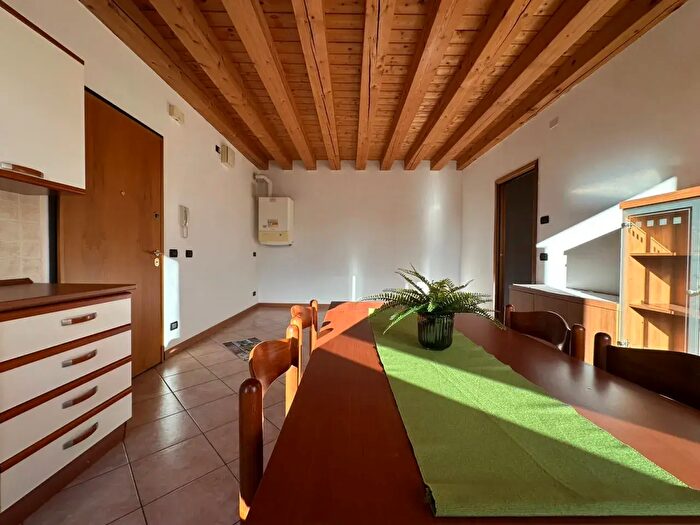 Appartamento trilocale in vendita in Via Giuseppe Garibaldi, Monselice