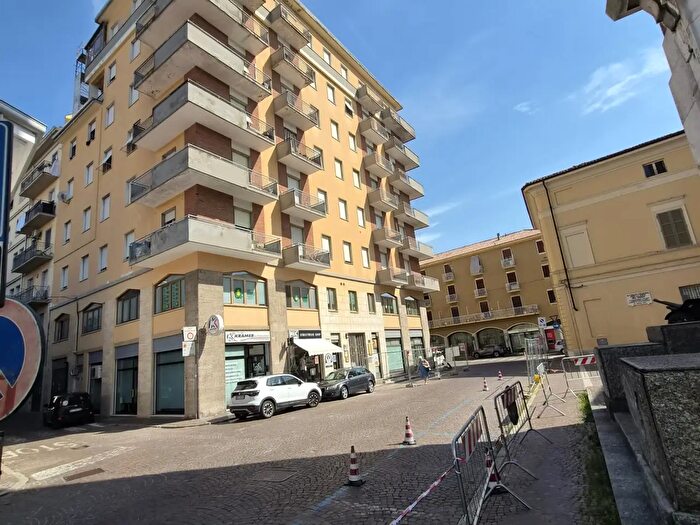 Appartamento con 6 locali in vendita in Via Aurelio Saffi, Casalmaggiore