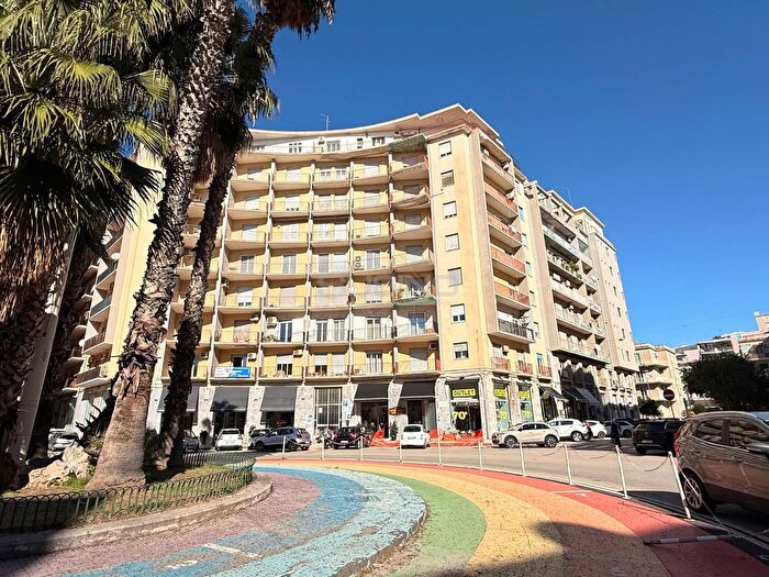 Appartamento con 6 locali in vendita in Piazza della Republica, Siracusa