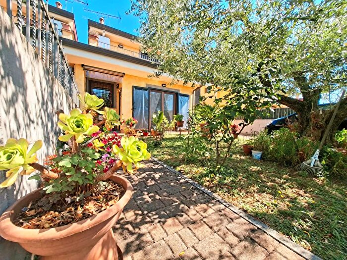 Casa quadrilocale in vendita in Lariano