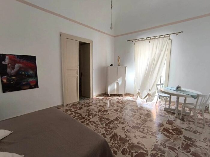 Appartamento con 5 locali in vendita in Via Molinari Sciacca, Sciacca