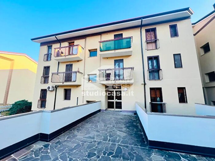 Appartamento trilocale in vendita in Via Pietro Nenni, Vignate