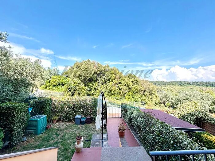 Appartamento bilocale in vendita in Via del Commercio, Riparbella