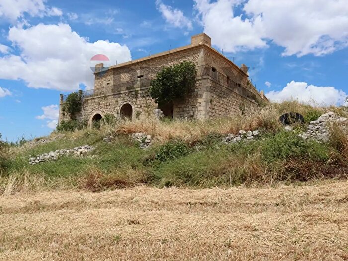 Casa con 20 locali in vendita in Cda Castiglione Snc, Ragusa