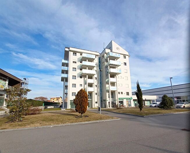 Appartamento con 5 locali in vendita in Borgomanero, Borgomanero