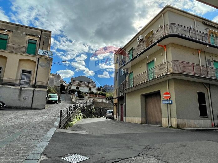 Appartamento quadrilocale in vendita in Asiago, Francavilla Di Sicilia