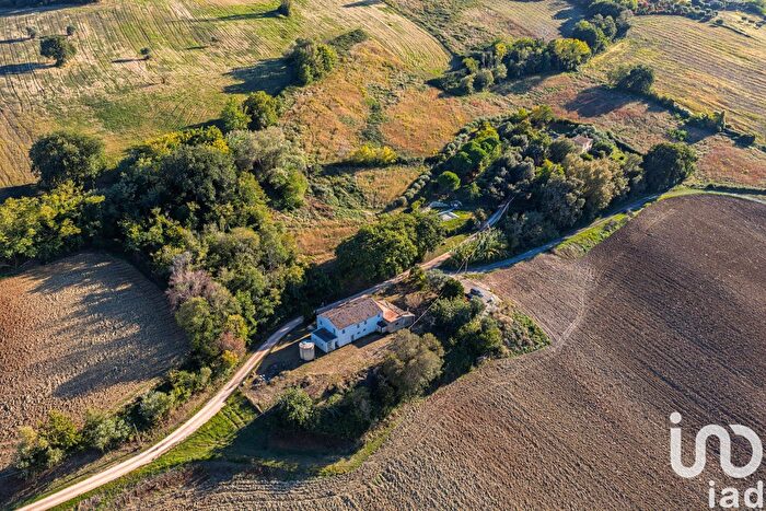 Casa con 8 locali in vendita in Strada Savino, Civitanova Marche