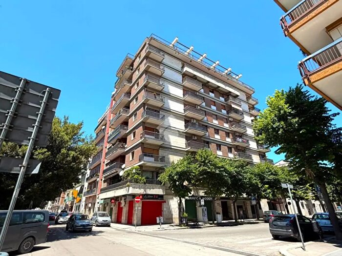 Appartamento con 5 locali in vendita in Corso Pietro Giannone, Foggia