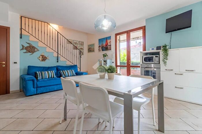 Casa quadrilocale in vendita in Via Plauto, Cervia