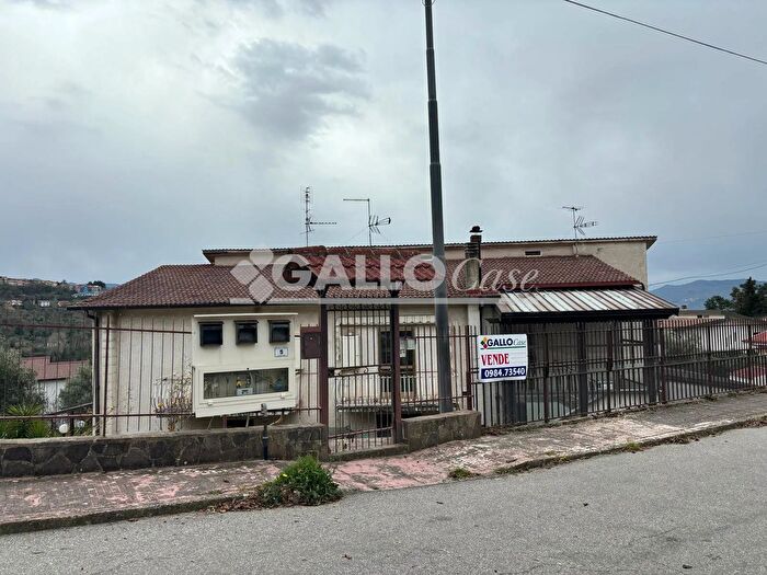 Casa con 13 locali in vendita in Via Santa Maria Lappano, Lappano